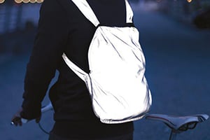 银色反光运动背包骑行登山包